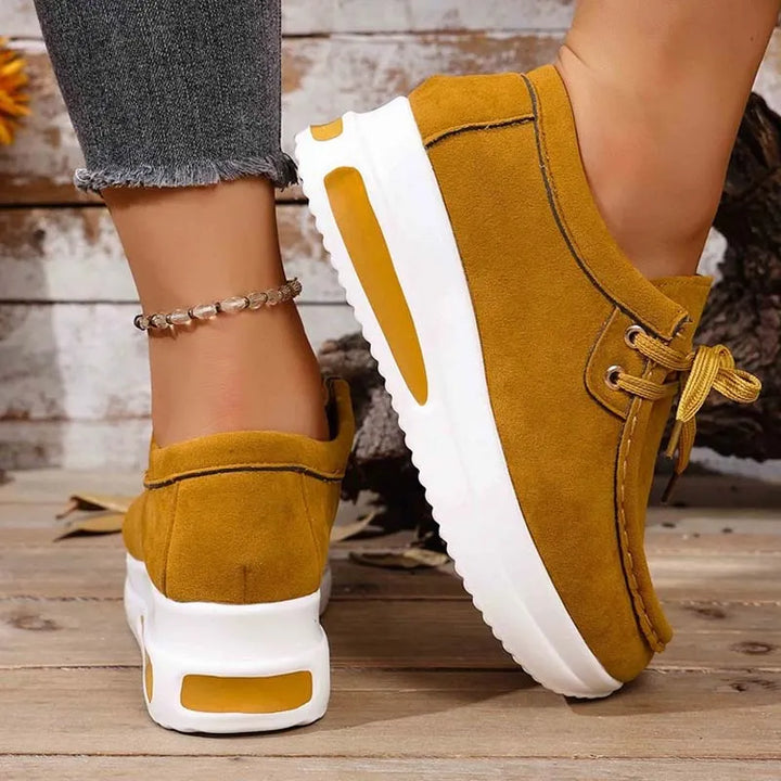 Eirwen - Cushioned Platform Lace Up Sneakers