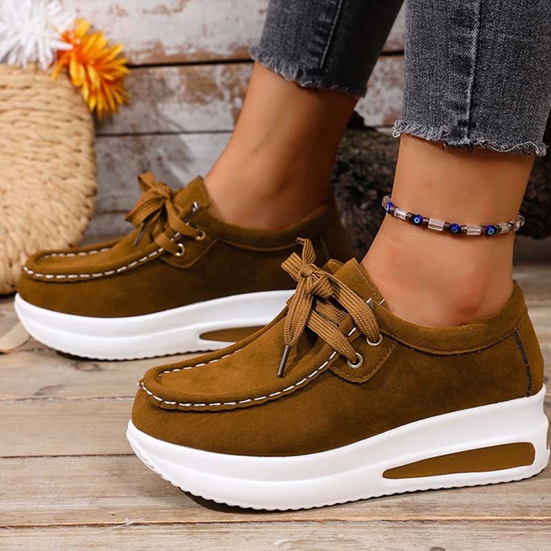 Eirwen - Cushioned Platform Lace Up Sneakers